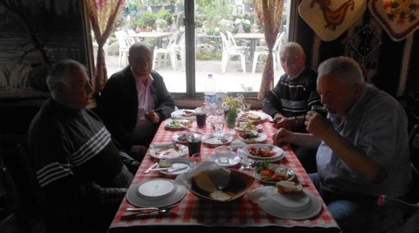 Huzurevi Sakinleri Yaşlılar Haftasını Kutladı