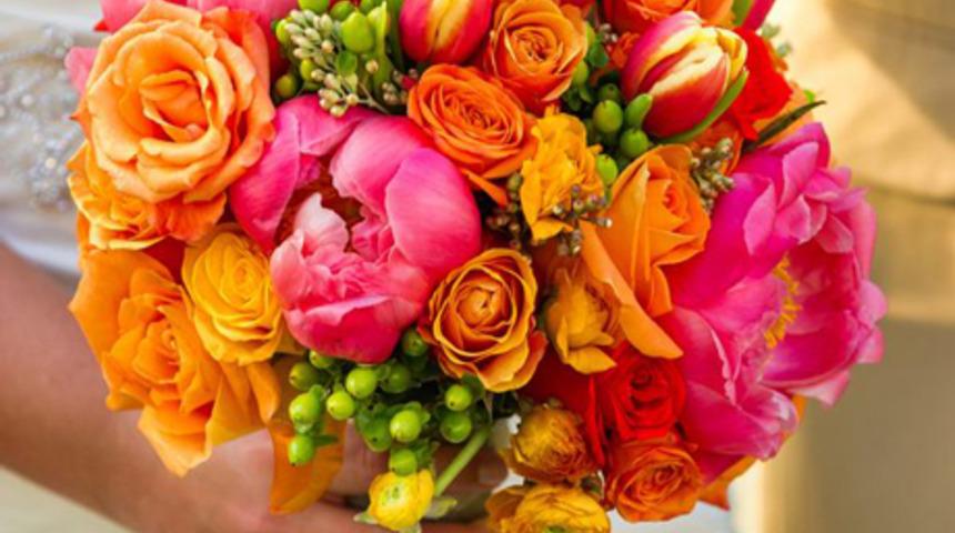 En renkli gelin buketleri