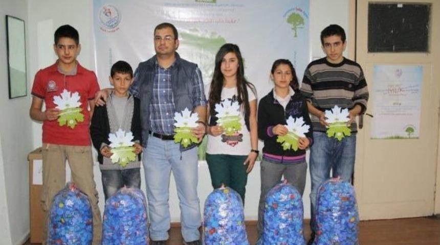 Gen&ccedil;lik Merkezi İyilik Ağacı &Ouml;ğrencilerin İyilikleri İle Yeşeriyor
