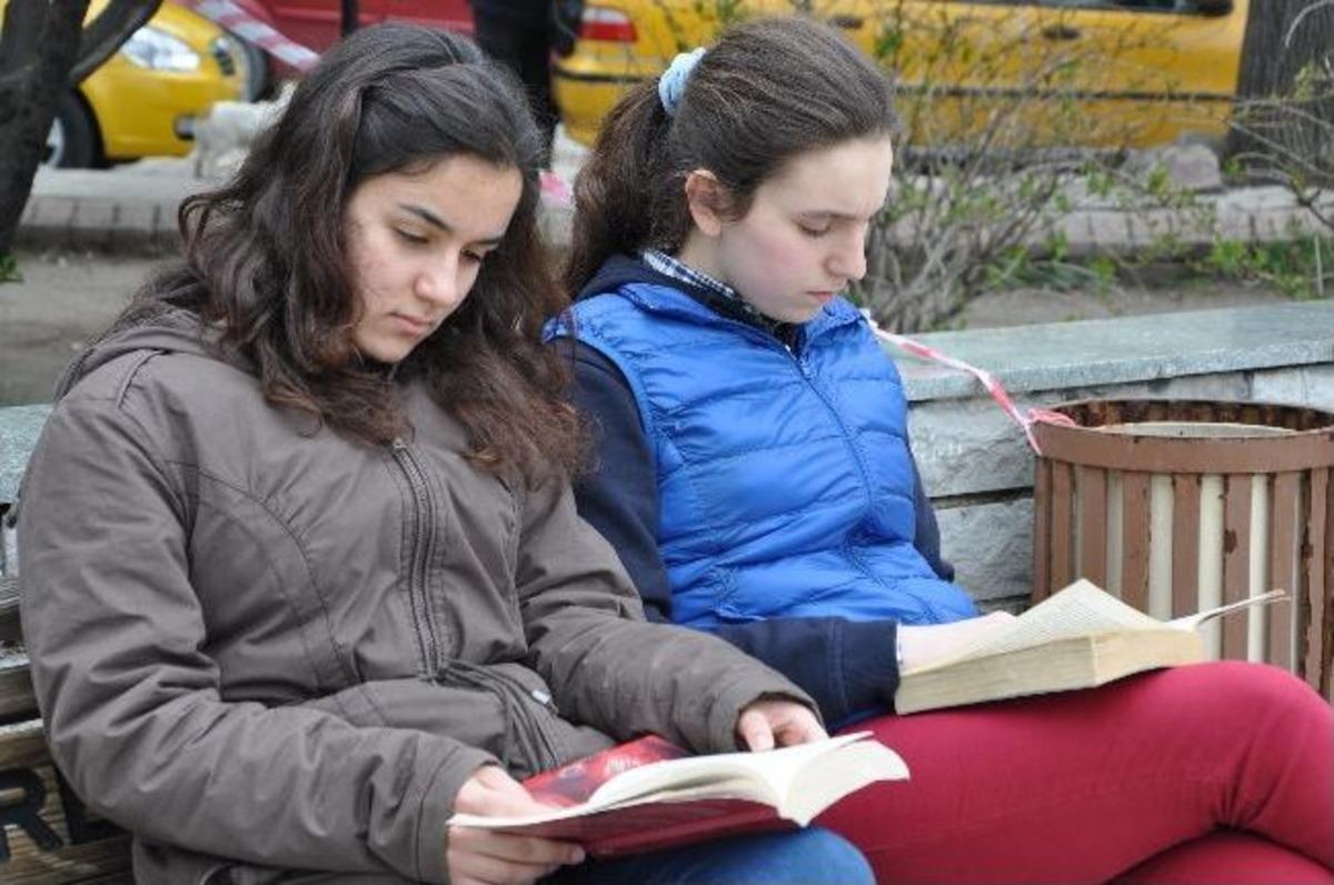 Soğuk Havaya Rağmen Kırklareli Kitap Okudu
