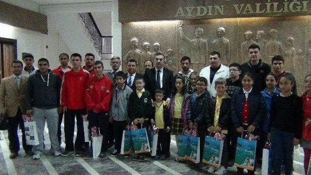 Başarılı Sporculardan Vali Al&rsquo;a Ziyaret 3