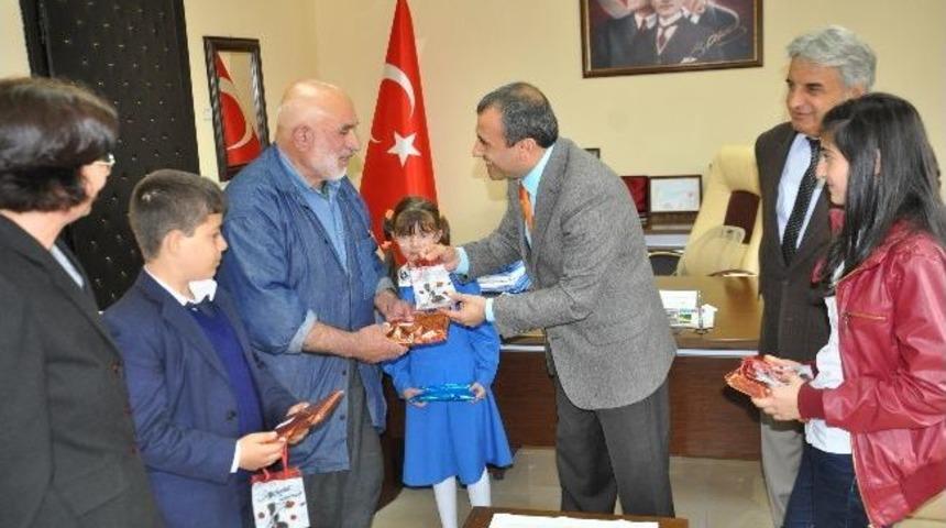 En &Ccedil;ok Kitap Okuyanlara &Ouml;d&uuml;l