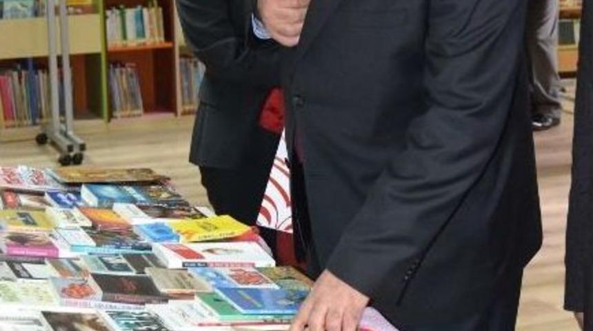 Ulus'ta K&uuml;t&uuml;phaneler Haftası Kutlandı