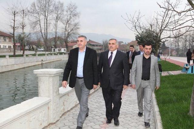 Başkan To&ccedil;oğlu Hendek&rsquo;te Ziyaret Ve İncelemelerde Bulundu 2