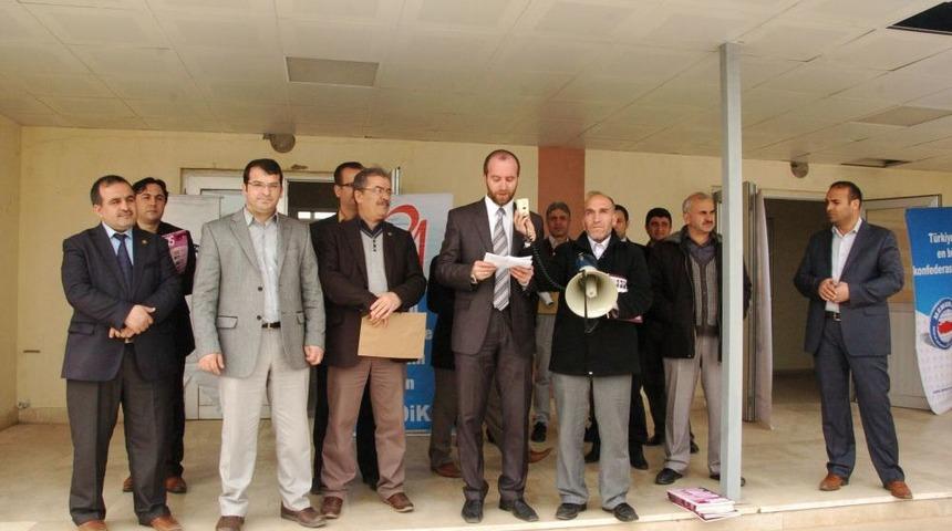 &Ouml;zaydın: Kamu Kurum Ve Kuruluşlarına Serbest Kıyafetle Gidilsin
