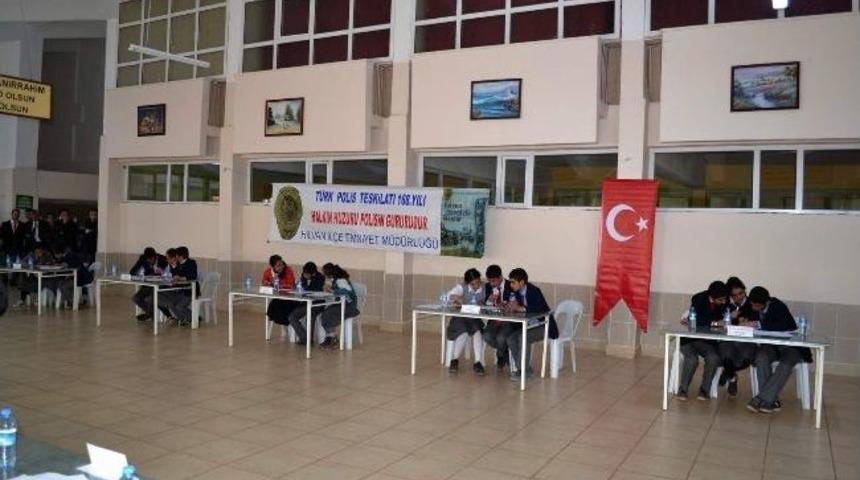 Hilvan Polisi İle &Ouml;ğrencileri Bir Arada