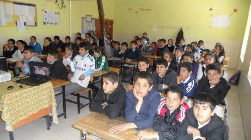 Emniyetten, &Ouml;ğrencilere Sinevizyon Keyfi