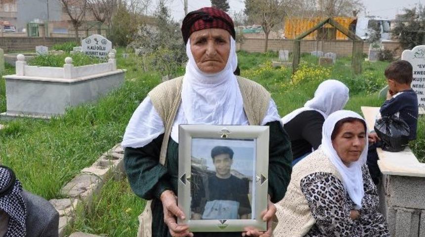 18 Yıl &Ouml;nce Kaybolan Gencin İzini Mezarlıkta Aradılar