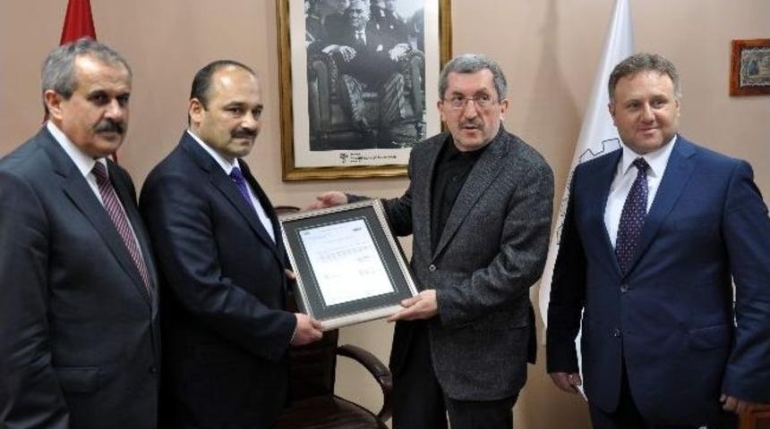 Kastamonu &Uuml;niversitesi Rekt&ouml;r&uuml;nde Başkan Vergili&rsquo;ye Ziyaret