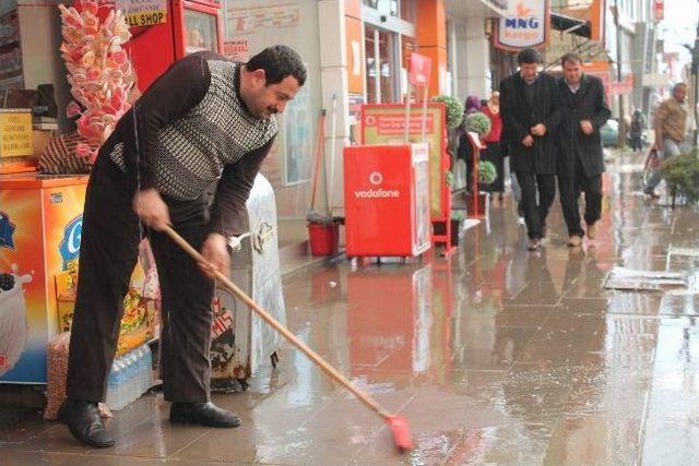 Kırşehir’de Sağanak Yağış