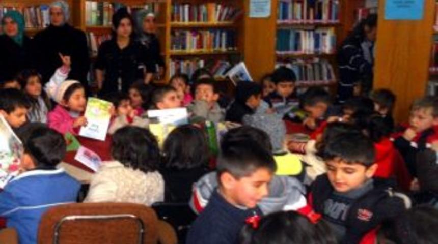 Erciş&rsquo;te Anaokulu &Ouml;ğrencileri K&uuml;t&uuml;phaneyi Gezdi