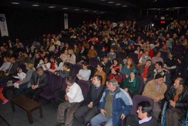 Engellilerden D&uuml;nya Tiyatro G&uuml;n&uuml;&rsquo;ne &Ouml;zel Oyun 1