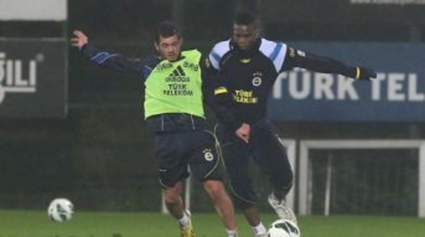 Fenerbah&ccedil;e, Akhisar Belediye Ma&ccedil;ı Hazırlıklarını S&uuml;rd&uuml;rd&uuml;