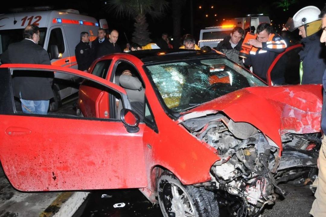 İzmir'de Kaza: 4 Yaralı