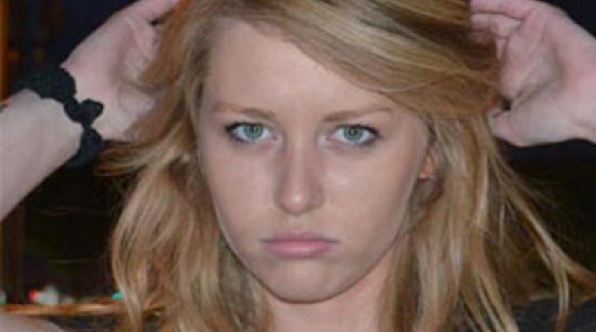 &Uuml;niversiteli gen&ccedil; kız odasında &ouml;l&uuml; bulundu