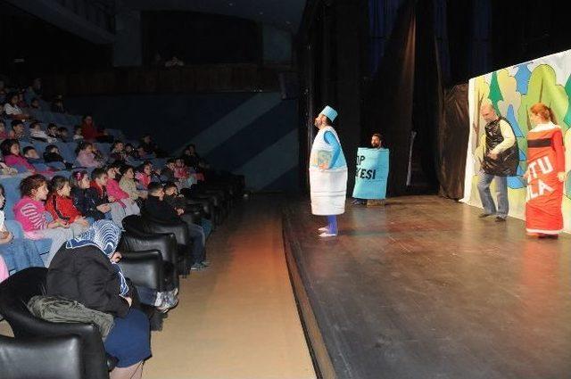 Ben &Ccedil;&ouml;p Değilim &Ccedil;orlulu &Ccedil;ocuklar İ&ccedil;in Sahnelendi 1