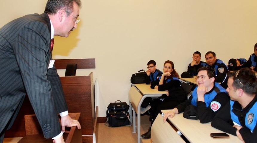 Down Sendromlu Gen&ccedil;ler 'iyilik Polisleri' Olacak