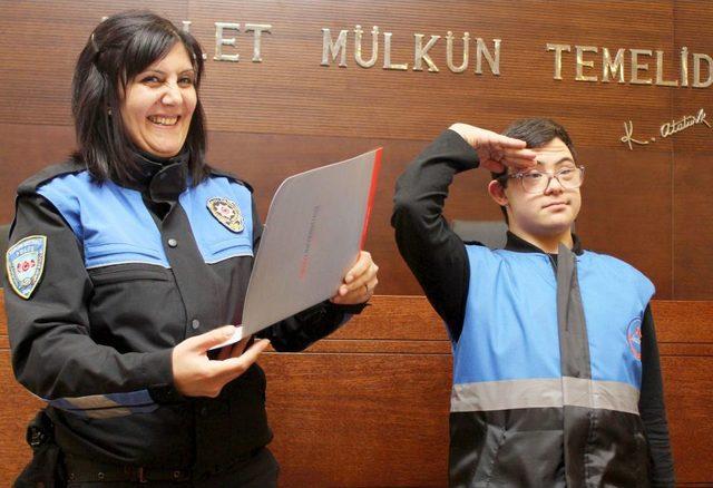 Down Sendromlu Gençler 'iyilik Polisleri' Olacak