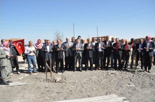 Büyük Bardakçı Köyü'ne Cami Ve Taziye Evi