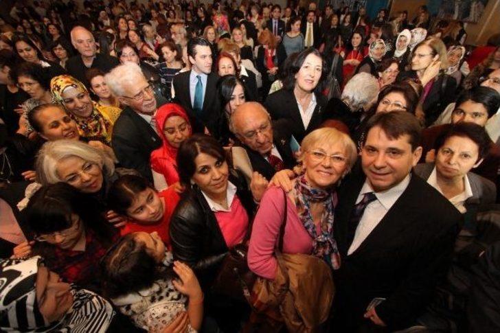 Konak Halk Üniversitesi Kadınlarından Başkan Tartan’a Sevgi Çemberi G4