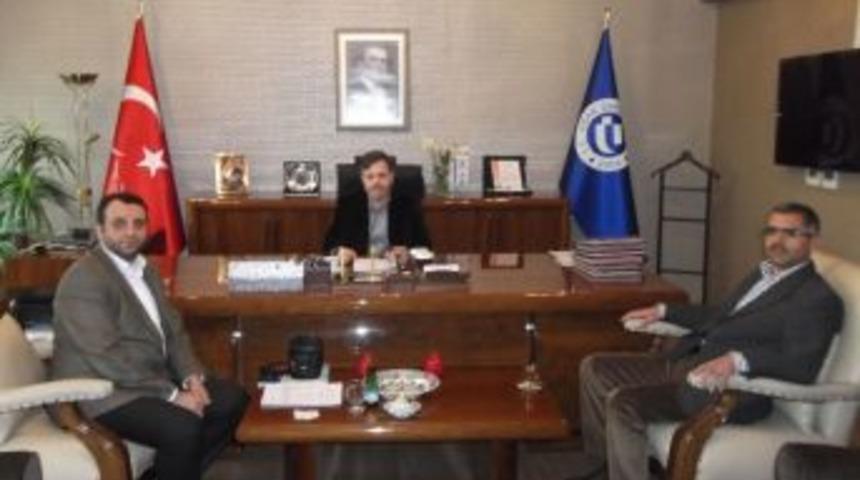 Eğitim Bir Sen Uşak Şubesi Rekt&ouml;r &Ccedil;elik'i Ziyaret Etti