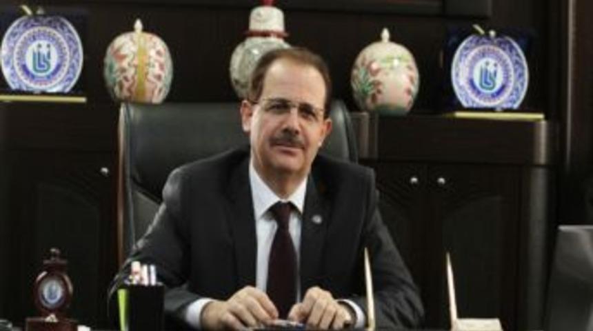 Prof. Dr. Sel&ccedil;uk Coşkun, K&uuml;t&uuml;phaneler Haftası M&uuml;nasebetiyle Bir Kutlama Mesajı Yayımladı