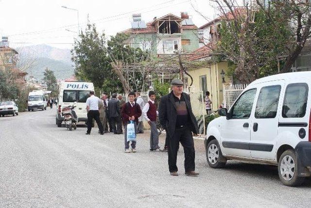 Öğretmen Evinde Ölü Bulundu