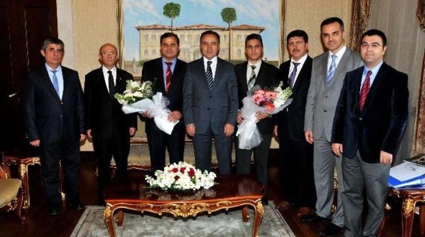 Vali Altıparmak “yılın Doktoru”nu Kutladı