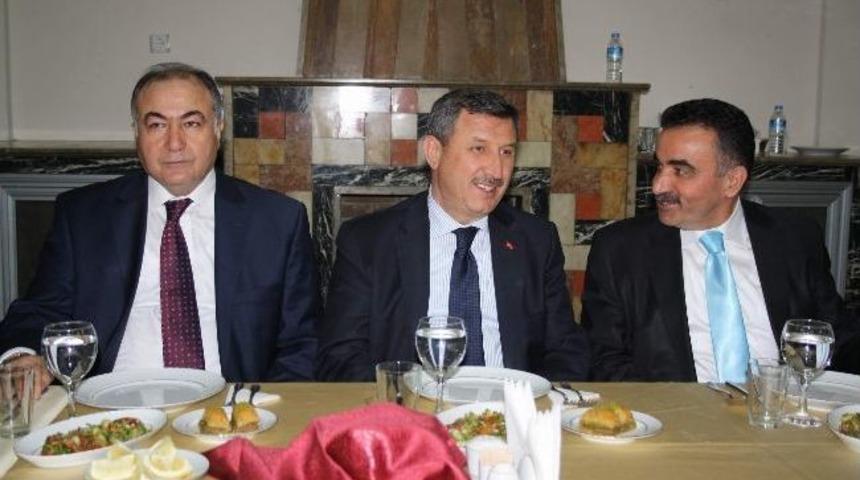 Vali Yılmaz Emekli İş&ccedil;iler İle Bir Araya Geldi