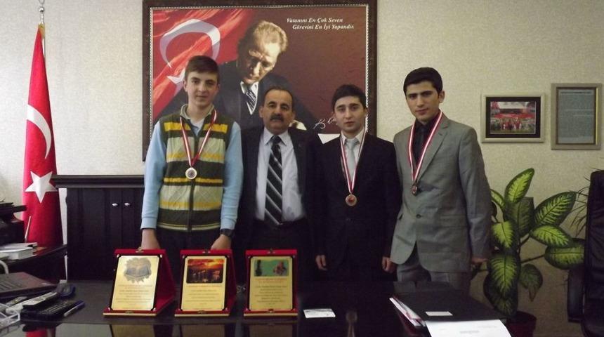 &Ccedil;orlu Anadolu İmam Hatip Lisesi Iki Birincilik Kazandı