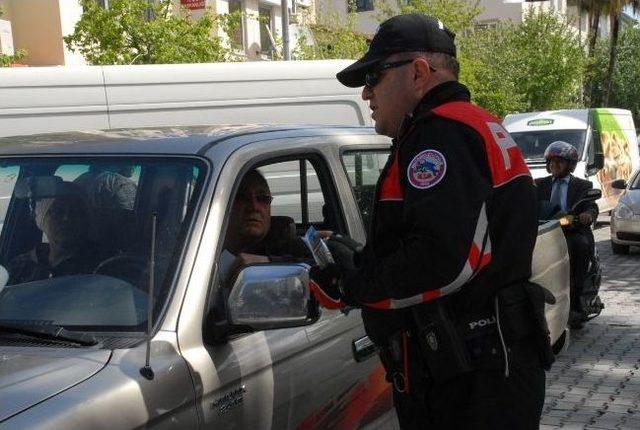 Polis Logolu Vir&uuml;se Dikkat &Ccedil;ekildi 1