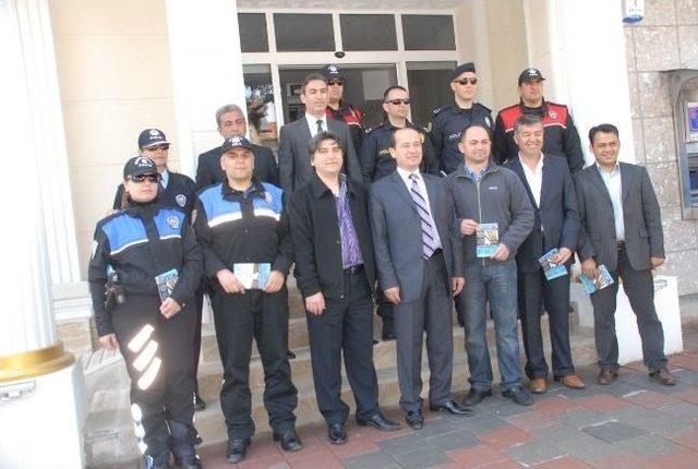 Polis Logolu Vir&uuml;se Dikkat &Ccedil;ekildi 3