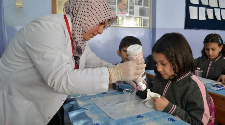 Flor Jel, Diş &Ccedil;&uuml;r&uuml;klerine Karşı Koruma Sağlıyor