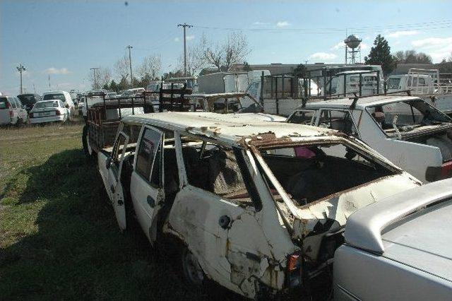Yedieminli Otoparklar Hurda Ara&ccedil;larla Dolu 3