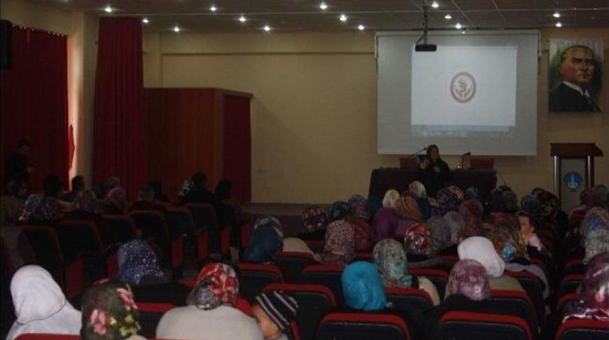 Derbent'te 'anne Baba Eğitimi' Konulu Seminer