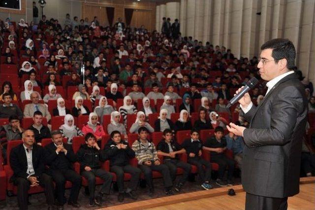 Öğrencilere Verimli Ders Çalışma Teknikleri Anlatıldı