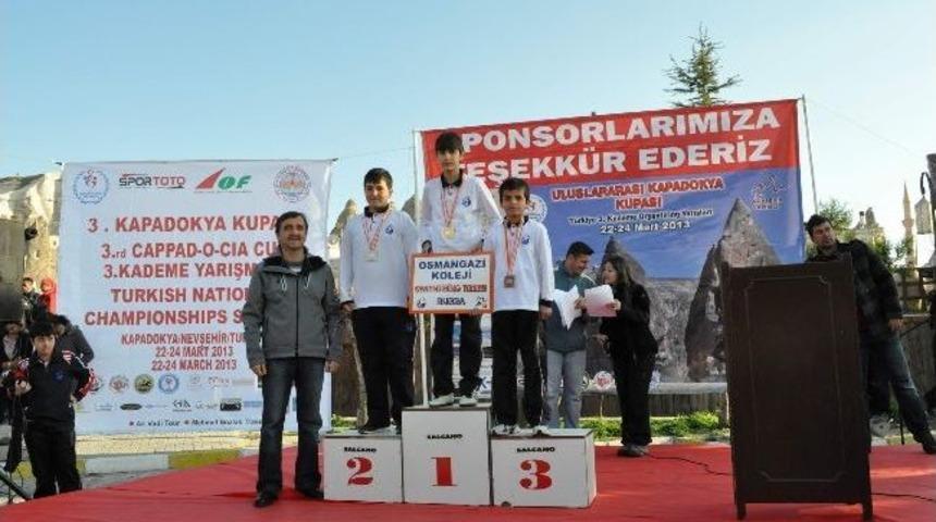 Bursalı Gen&ccedil;ler 13 Madalya İle D&ouml;nd&uuml;