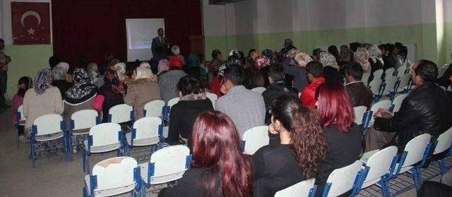 Velilere Aile Eğitim Programı Semineri Verildi