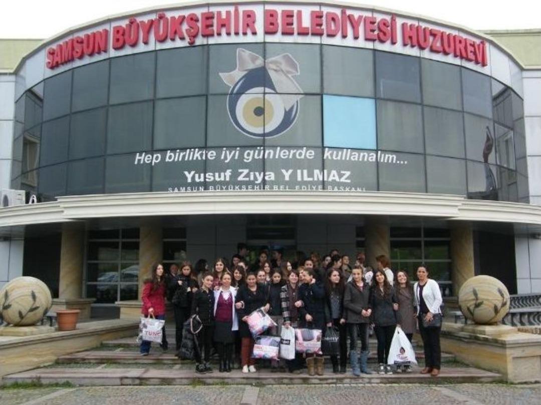 Huzurevi Sakinlerine 'ilmek İlkmek Sevgi'yi İşlediler