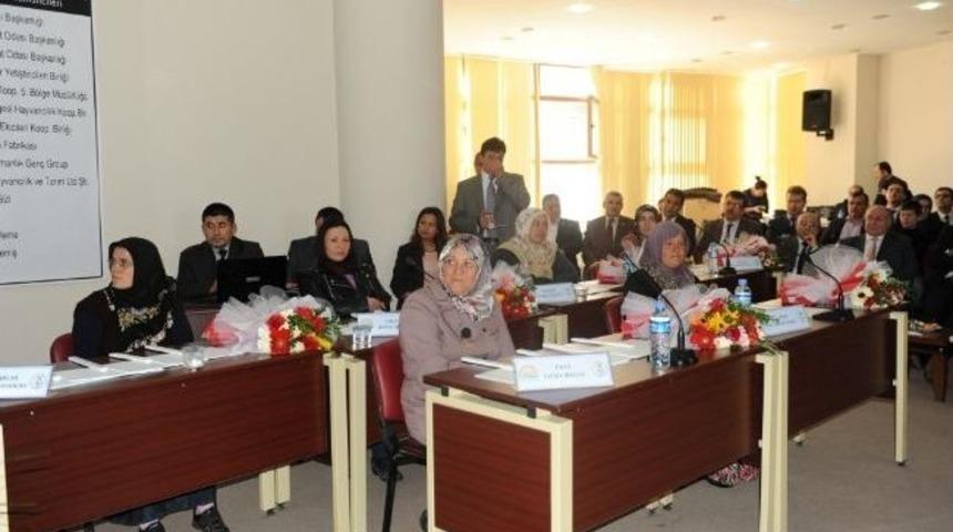 Kadın &Ccedil;ift&ccedil;iler 'bilgi'de Yarıştı