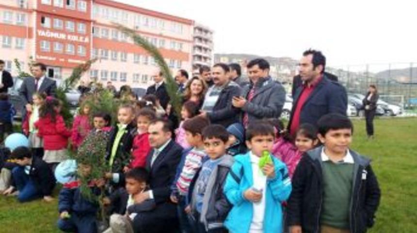 Yağmur Koleji&rsquo;nde Ağa&ccedil; Dikme Kampanyası