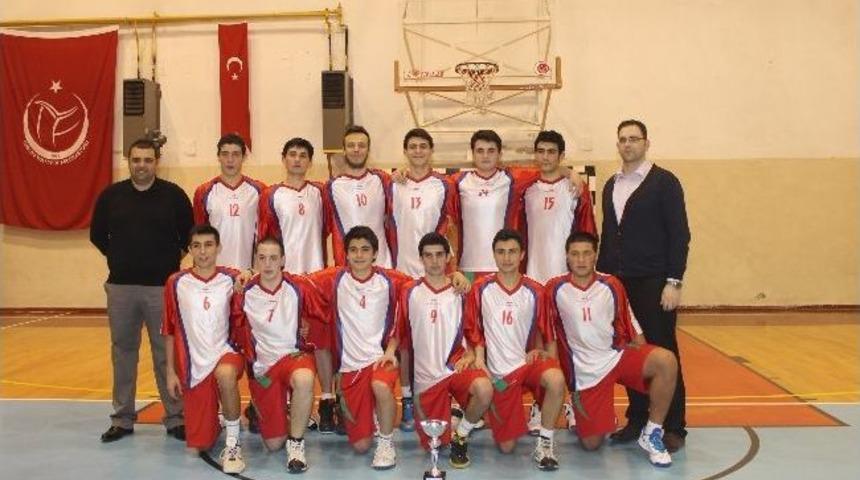 Gen&ccedil; Dev Adamlarda Şampiyon Yalova Belediyesi