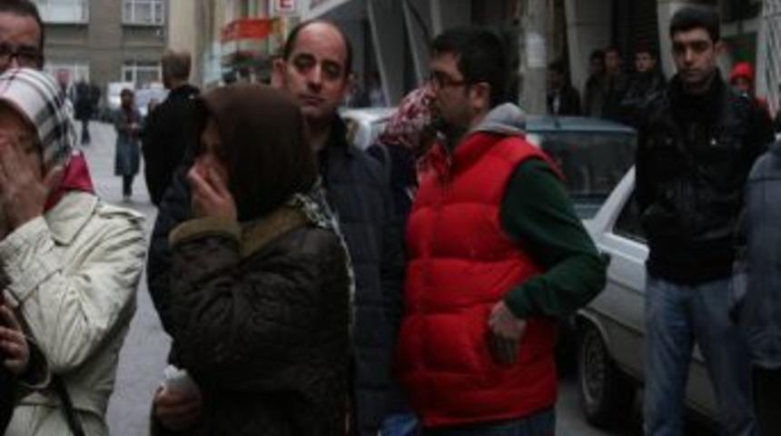 Evinde &Ouml;l&uuml; Bulunan &Uuml;niversite &Ouml;ğrencisi &Ccedil;ağla Duvakla Uğurlandı