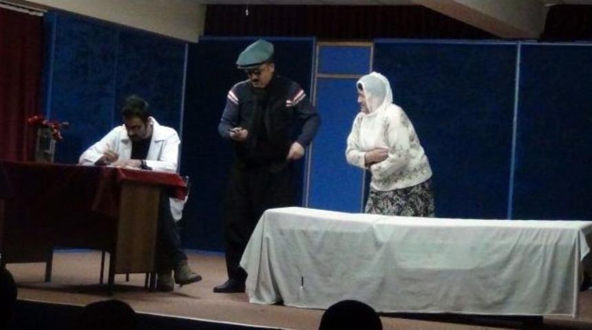 Ovacık'ta Tiyatro G&ouml;sterimi