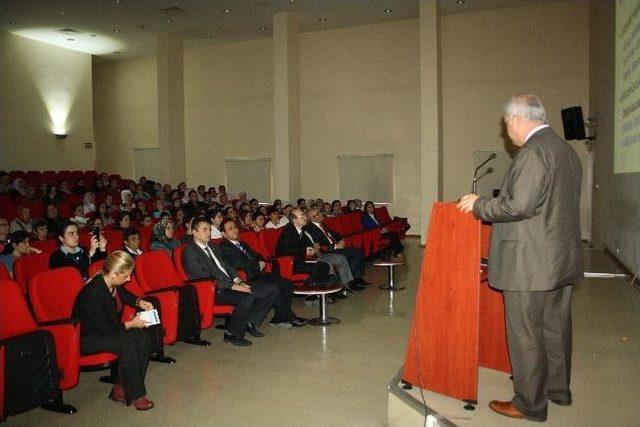 Rize’de İyi İletişim İçin Sağlıkçılara Eğitim Veriliyor