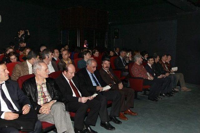 Güzel Sanatlar Fakültesi’nden “27 Mart Dünya Tiyatro Günü”