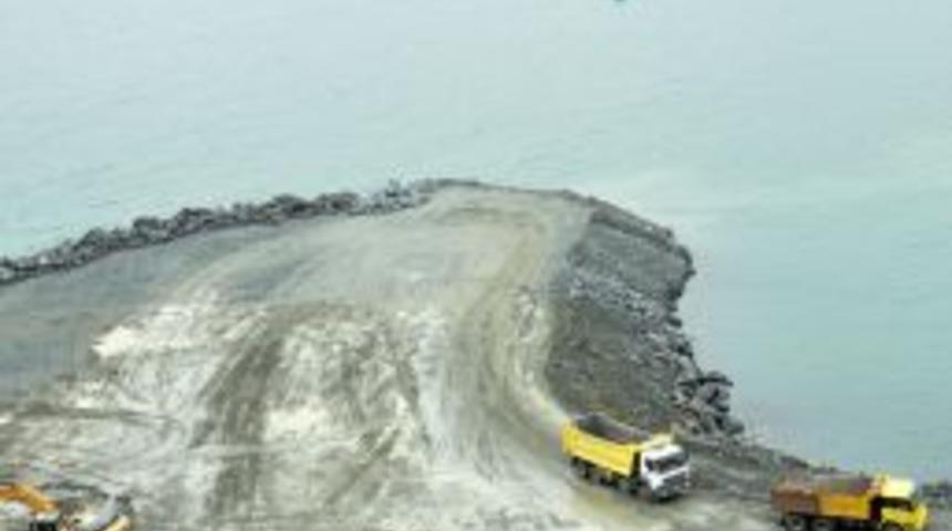 &Uuml;&ccedil;&uuml;nc&uuml; K&ouml;pr&uuml; Inşaatı T&uuml;m Hızıyla S&uuml;r&uuml;yor