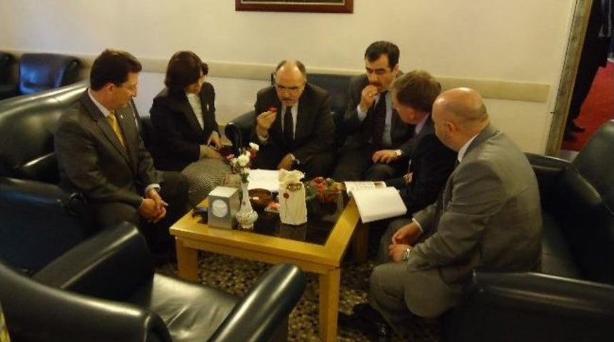 Belediye Başkanı &Uuml;nal, &Ccedil;ilek Tanıtımı İ&ccedil;in Ankara&rsquo;da