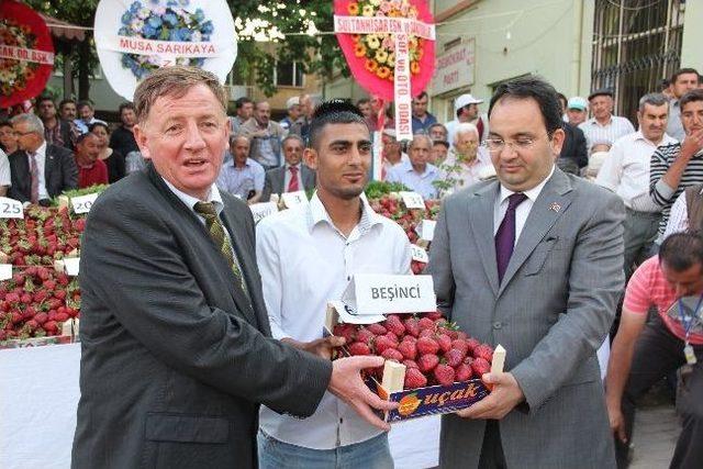 Belediye Başkanı Ünal, Çilek Tanıtımı İçin Ankara’da