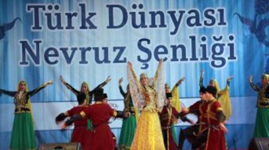 T&uuml;rk Soydaşlar Talaslı &Ccedil;ocukları Coşturdu